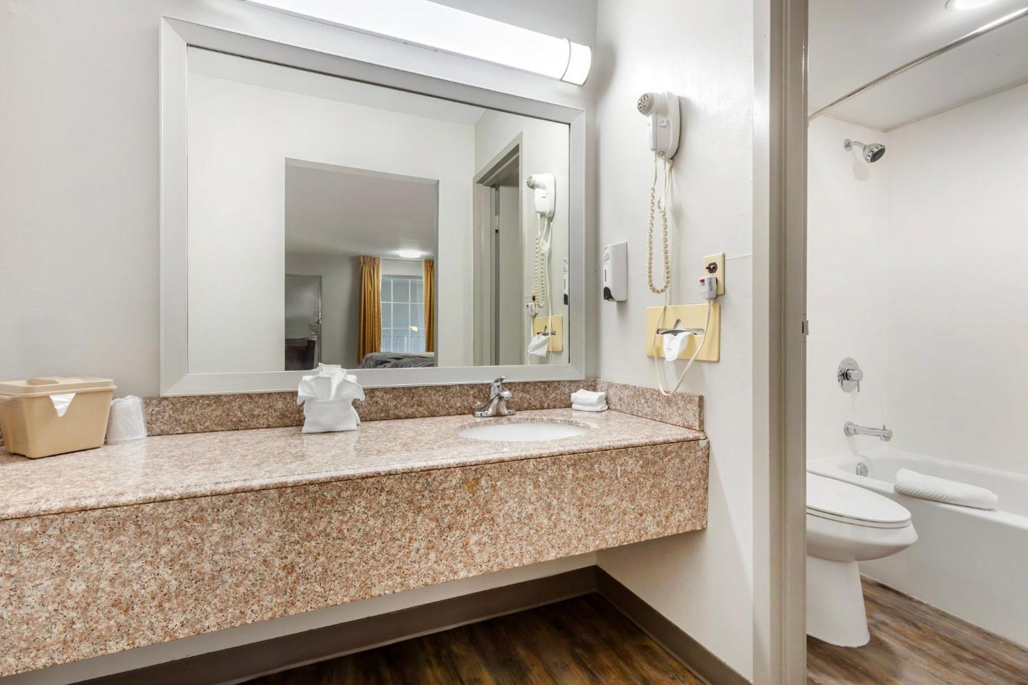 Red Roof Inn Данн Экстерьер фото