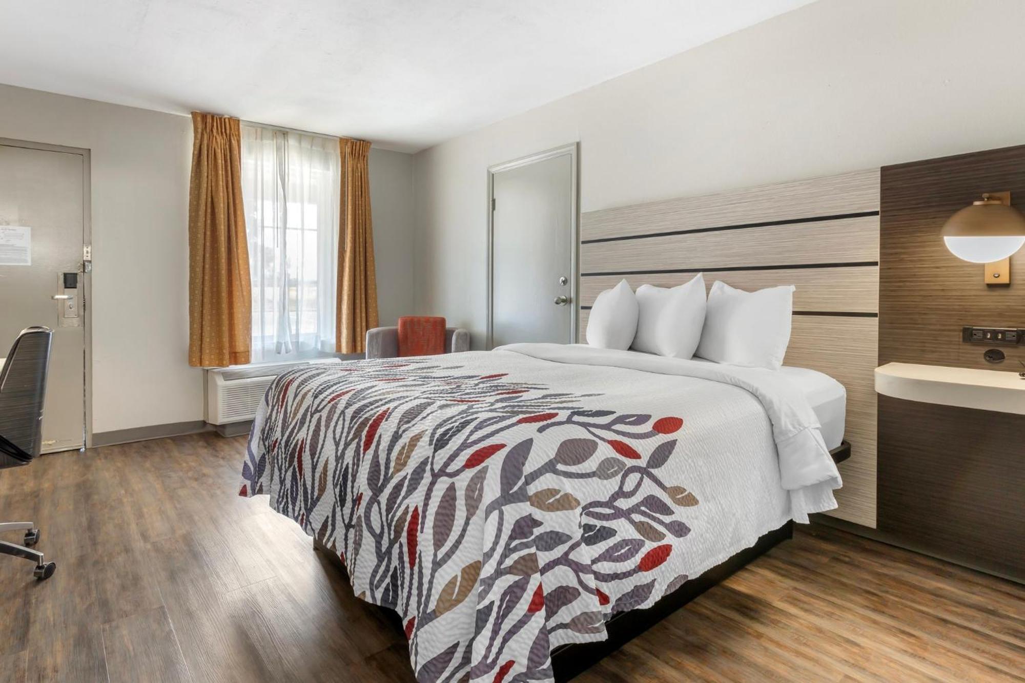Red Roof Inn Данн Экстерьер фото