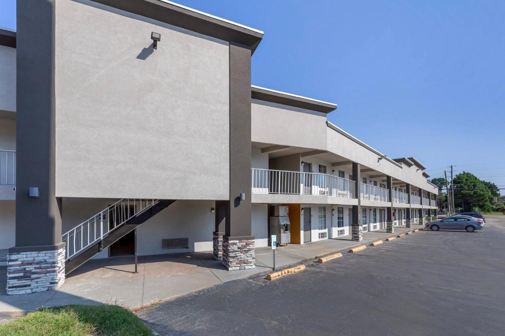 Red Roof Inn Данн Экстерьер фото